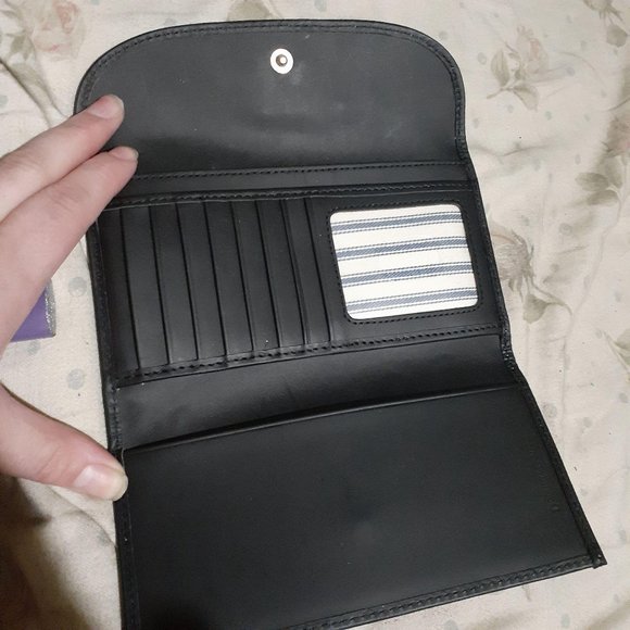 Dooney & Bourke Beacon Leather Woven Wallet - Picture 3 of 7